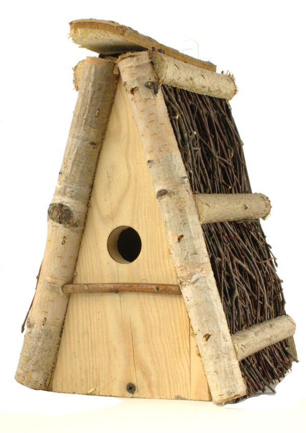 budka lęgowa trójkątna dla małych ptaków sikorek z brzozowego drewna trójkątna polska produkcja ręcznie wykonana